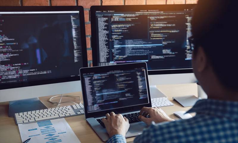数据科学选型:R与Python如何赋能浔阳区网站建设?